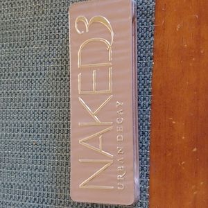 Naked3 eye shadow pallet